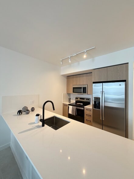 Building Photo - 3011 NW 18th Ter