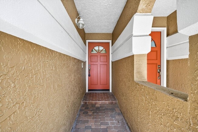 Building Photo - 1,961SF Condo | 3 Bedrooms & 2.5 Bathrooms...