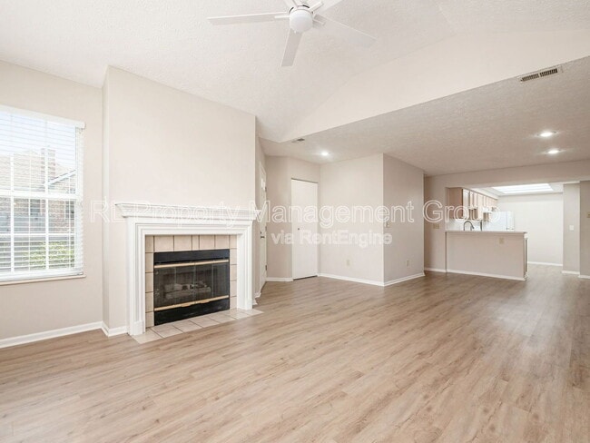 Building Photo - 1241 Villa Oaks Ct