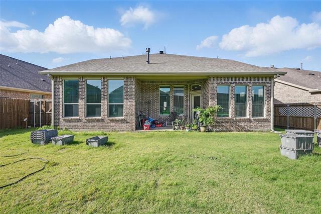 Building Photo - 1501 Lake Grove Dr