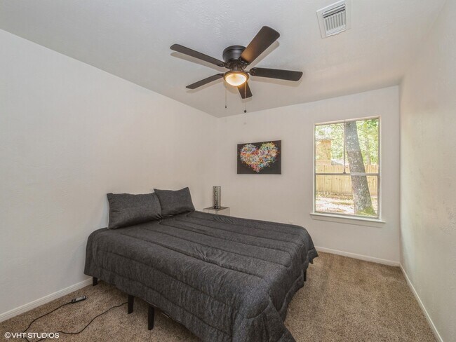 Building Photo - 1320 E Red Cedar Cir