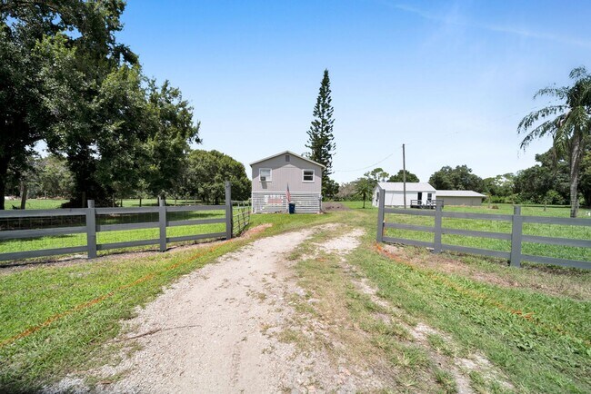 Building Photo - 2950 Packinghouse Rd