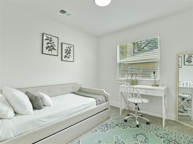 Building Photo - 3601 Ambleside Dr