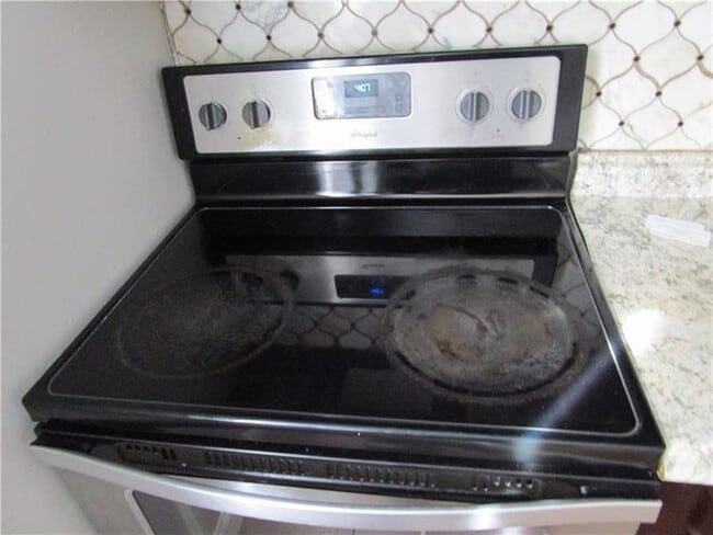 Building Photo - 1235 Riverside Dr