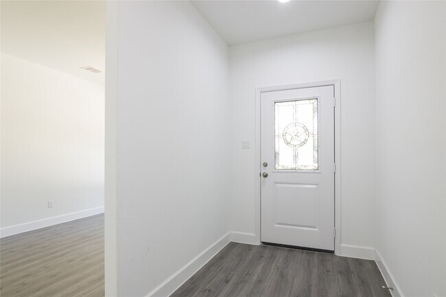 Building Photo - 336 Autumn Ln