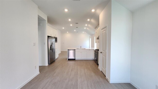 Building Photo - 6426 Seafoam Lake Dr