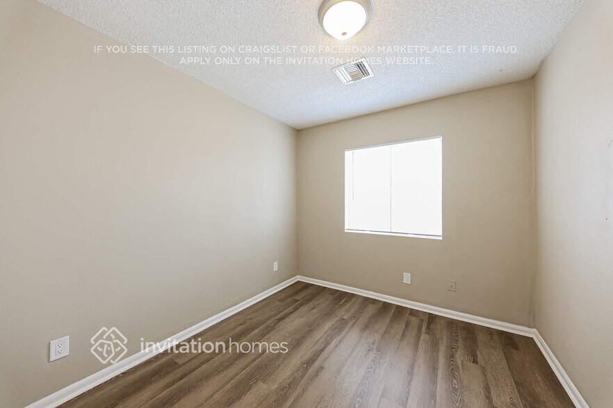 Building Photo - 3029 N Comanche Dr