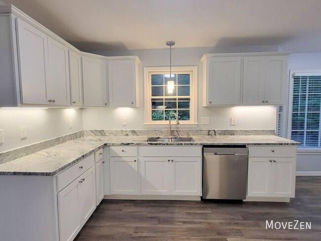 Building Photo - 303 Driftwood Dr