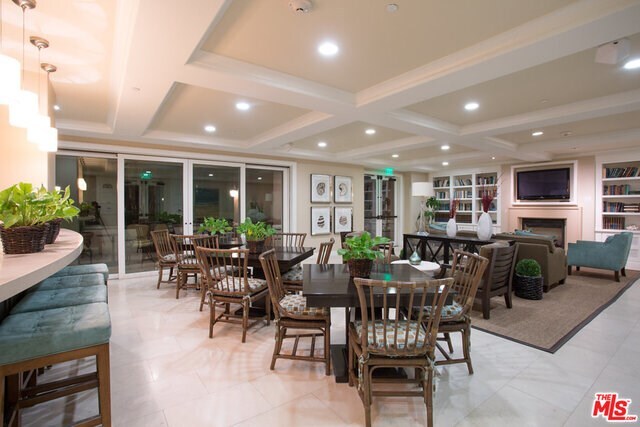 Building Photo - 6241 Crescent Park W