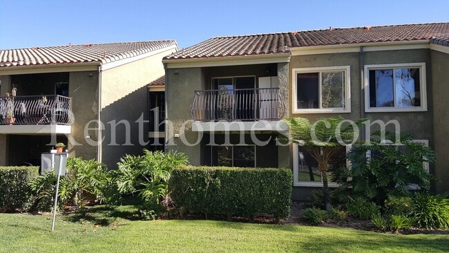 Building Photo - La Jolla, 8430 Via Mallorca #110 -Granite Counters, Community Pool and Spa, Near UCSD!