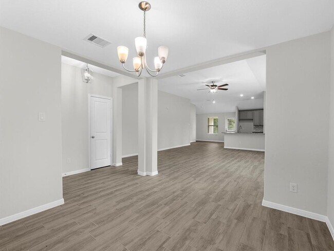 Building Photo - 46 Fairway Dr
