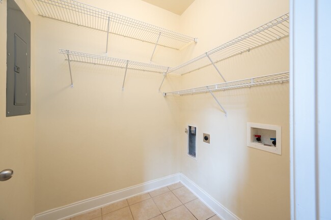 Building Photo - **LUXURIOUS GATED COMMUNITY IN FRANKLIN ZO...
