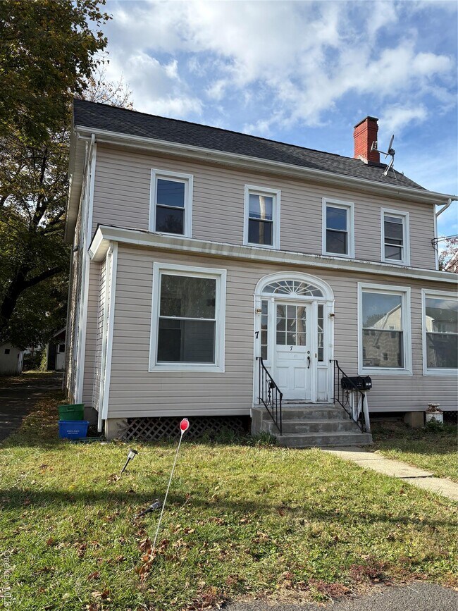 Primary Photo - 7 Hudson Ave