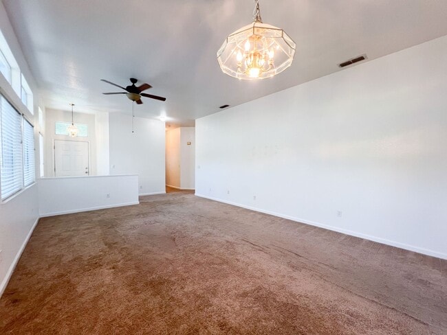 Building Photo - Laguna West 4 Bed, 2 Bath Home