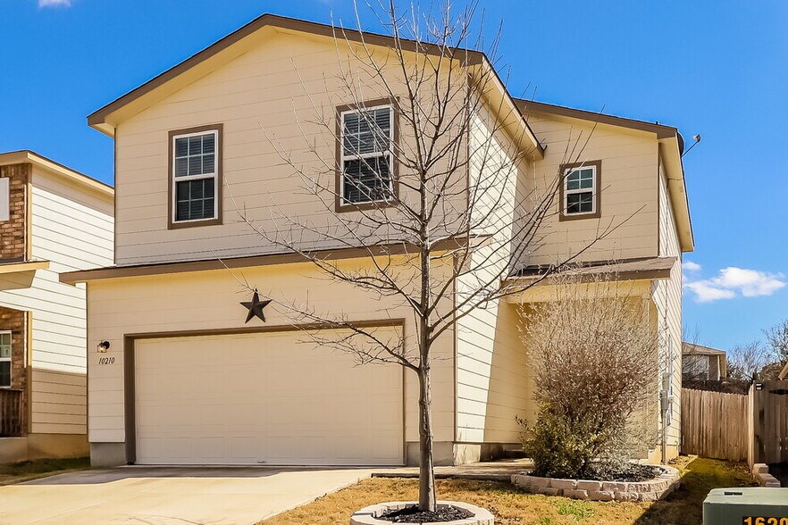 Building Photo - 10210 Castello Cyn