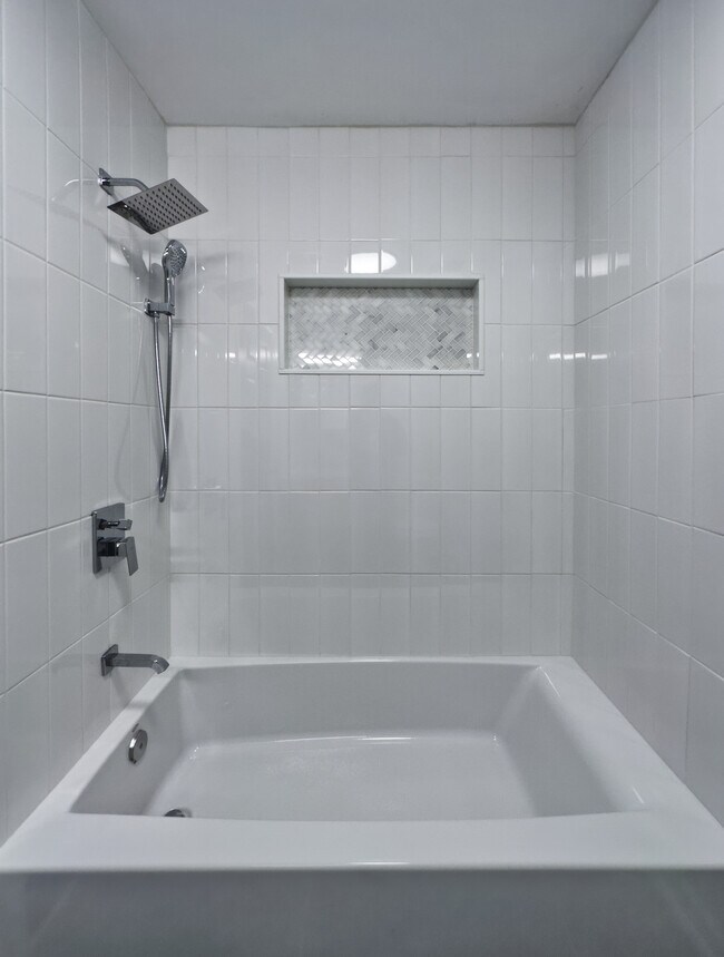 Building Photo - 1001 Garfield Ave