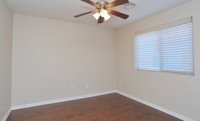 Building Photo - 4 Bedroom, 2.5 Bathroom in Oro Valley