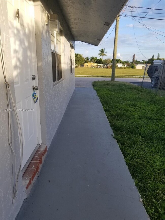 Building Photo - 1770 SW 44th Ave