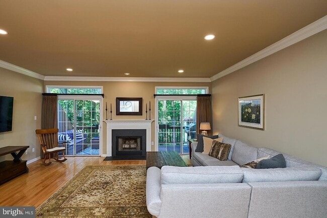 Building Photo - 138 Whispering Oaks Dr