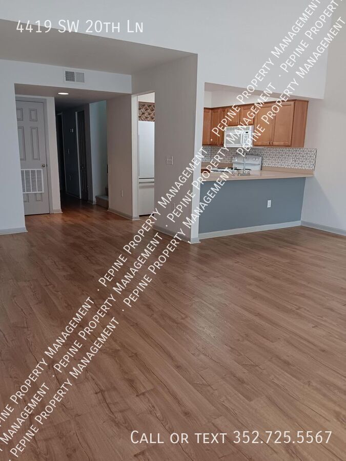 Building Photo - 4419 SW 20th Ln