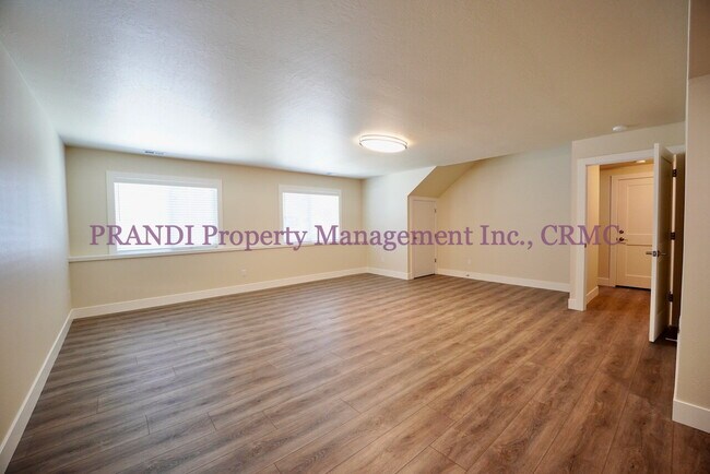 Building Photo - Beautifully Renovated Home in the Heart of...