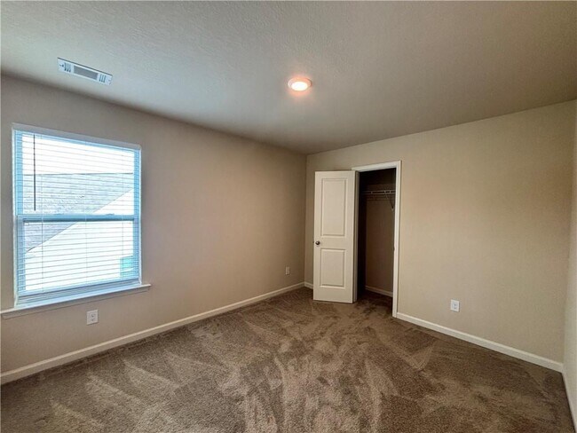 Building Photo - 160 Innis Brk Cir SW