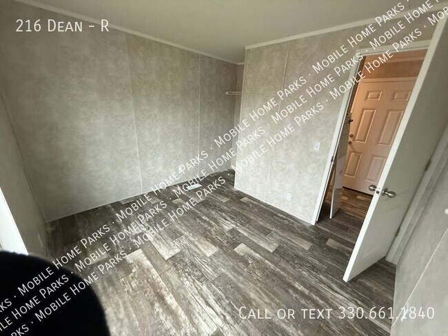 Building Photo - 216 Dean-R