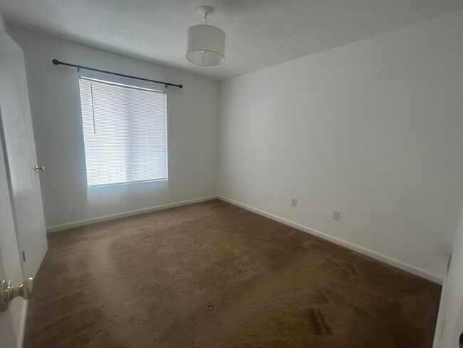 Building Photo - 3235 W Wimbledon Dr