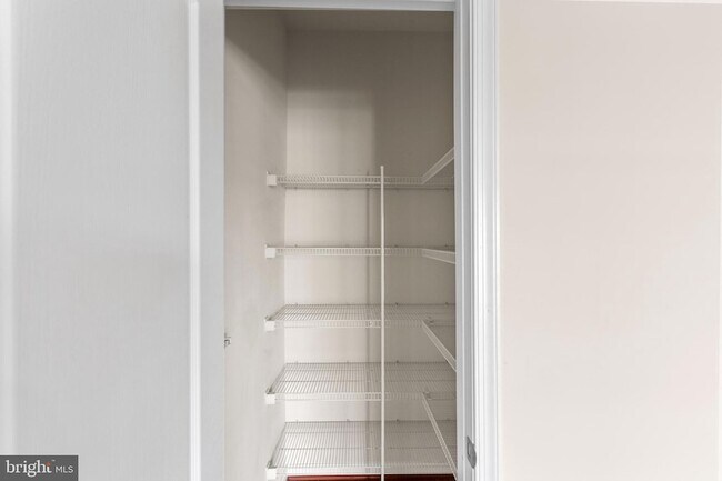 Building Photo - 5345 Tweeddale Pl