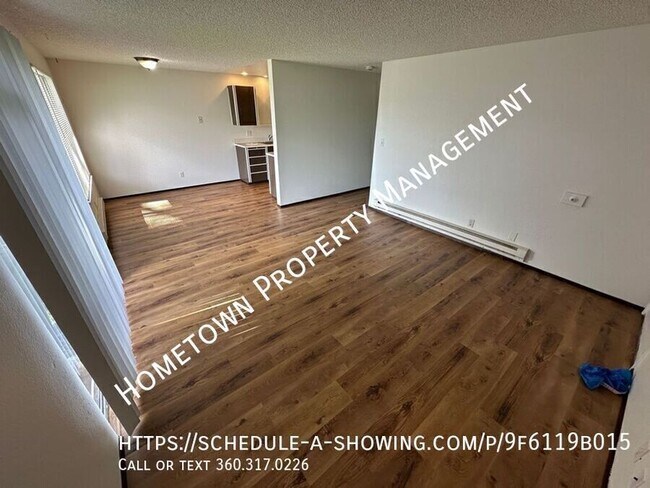 Building Photo - 335 Dennis St SE