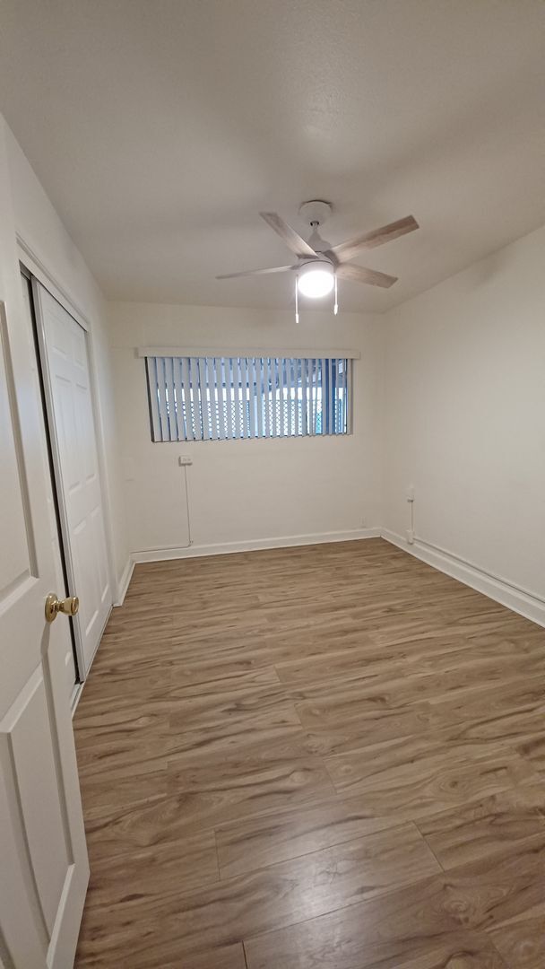 Building Photo - Single Level, Ground Floor, 3 Bed/1 Bath A...