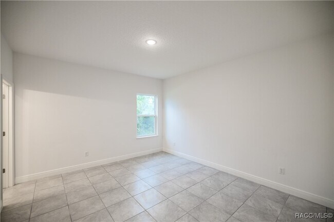 Building Photo - 2412 SW 163rd Pl