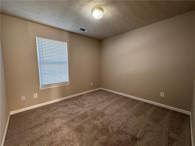 Building Photo - 305 Hulan Way