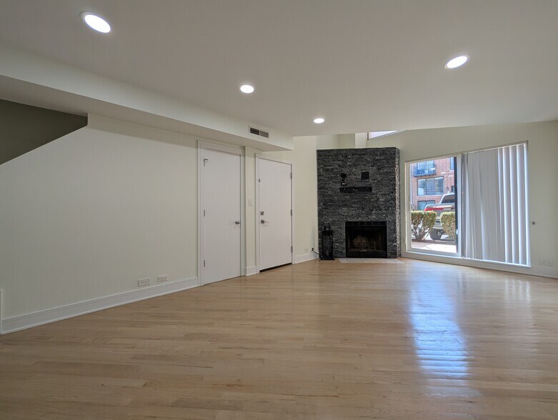 Building Photo - 932 W Grace St