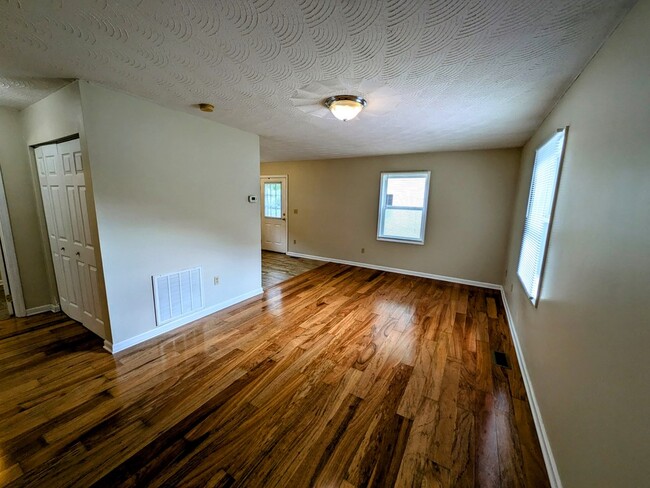 Building Photo - 34 Blackstone Ln