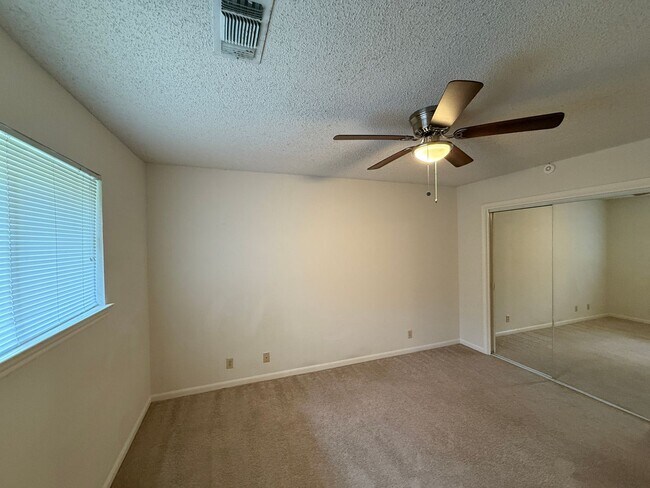 Building Photo - NEAR GOLF COURSE - WELL ESTABLISHED SPICEW...