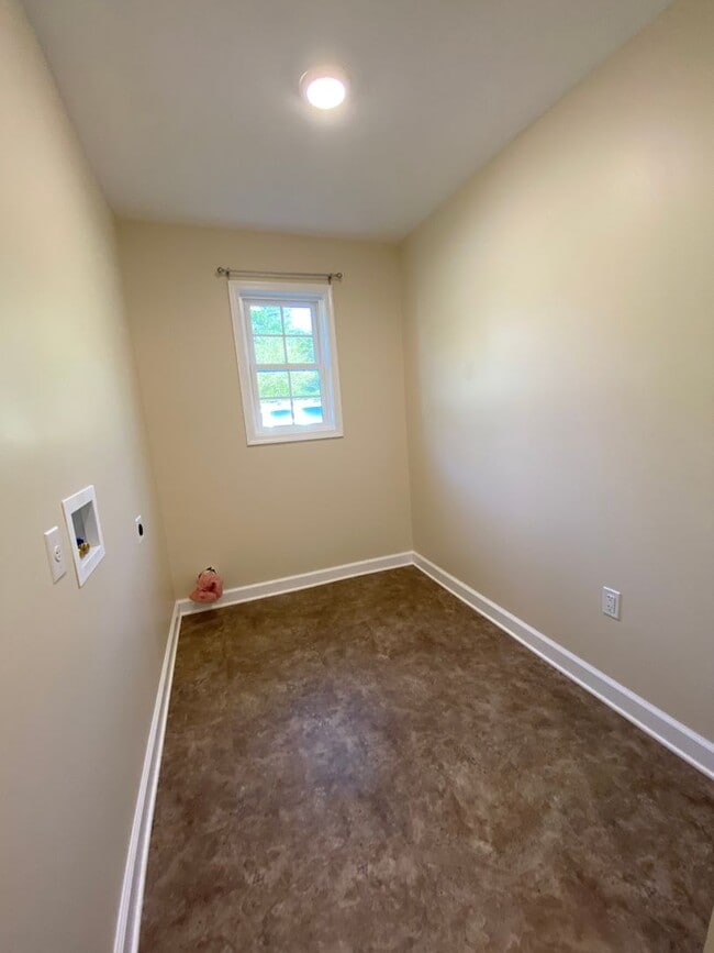 Building Photo - Two bedroom with a large office. Single level
