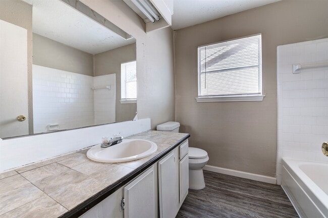 Building Photo - 15931 Cardono Ln