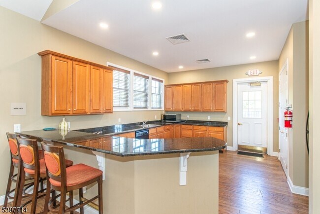 Building Photo - 3103 Peer Pl