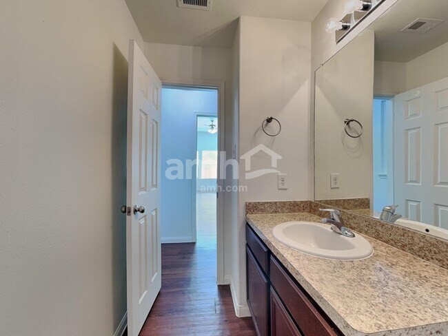 Building Photo - 15450 Bammel Oaks Ct