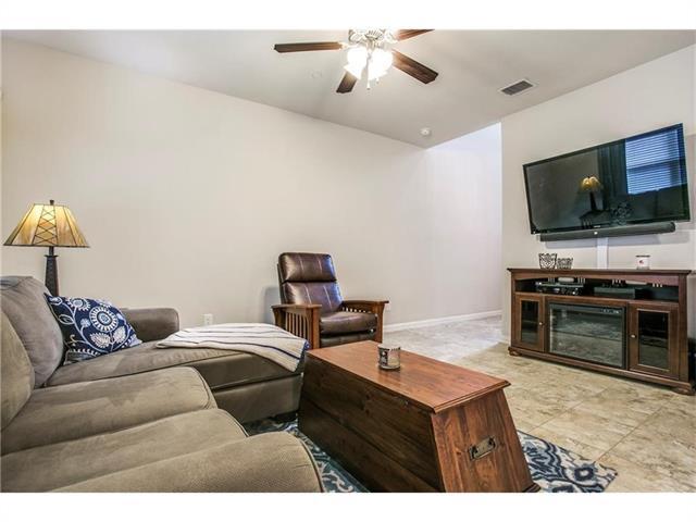 Building Photo - 929 Jamesville Ln