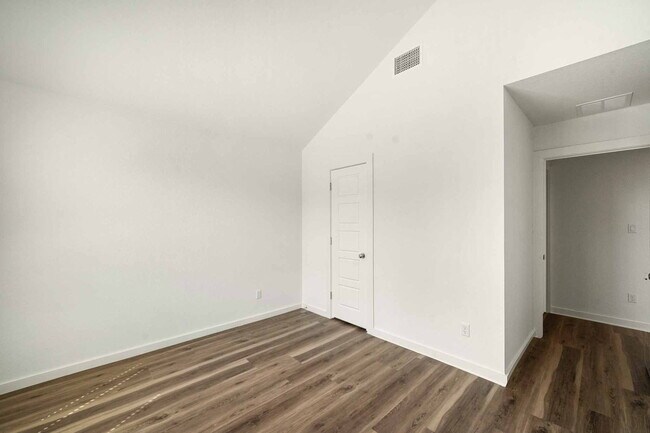 Building Photo - 5160 N A.W. Grimes Blvd
