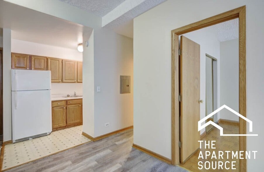 Building Photo - 4180 N Marine Dr