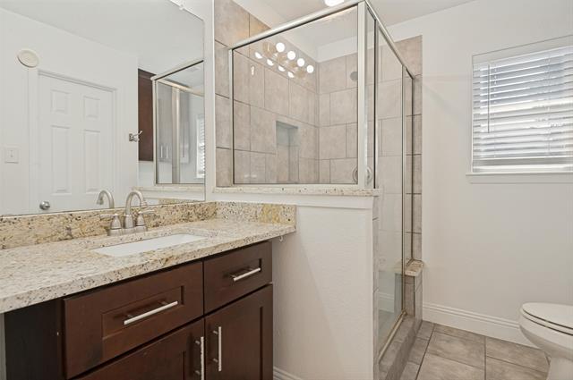 Building Photo - 527 Ravenwood Dr