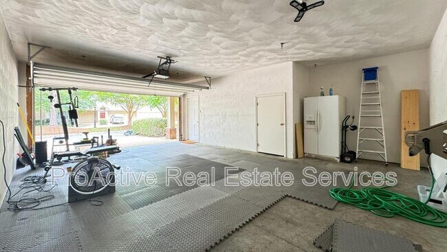 Building Photo - 1034 Grand Oak Ln