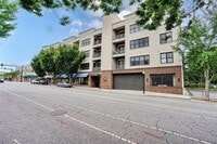Building Photo - Beautiful Condo Available In Downtown Spar...