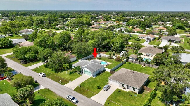 Building Photo - 1838 SE Genaro Terrace