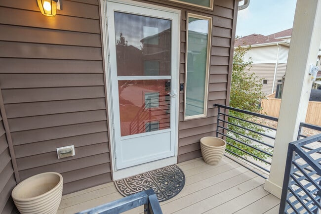 Building Photo - 4490 Vindaloo Dr