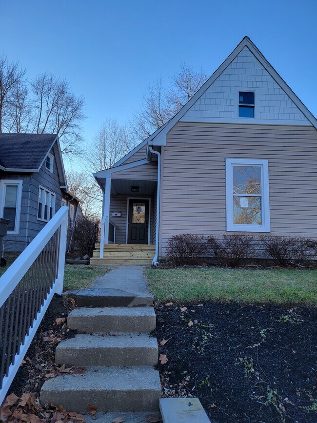 Building Photo - 1226 Sterling St