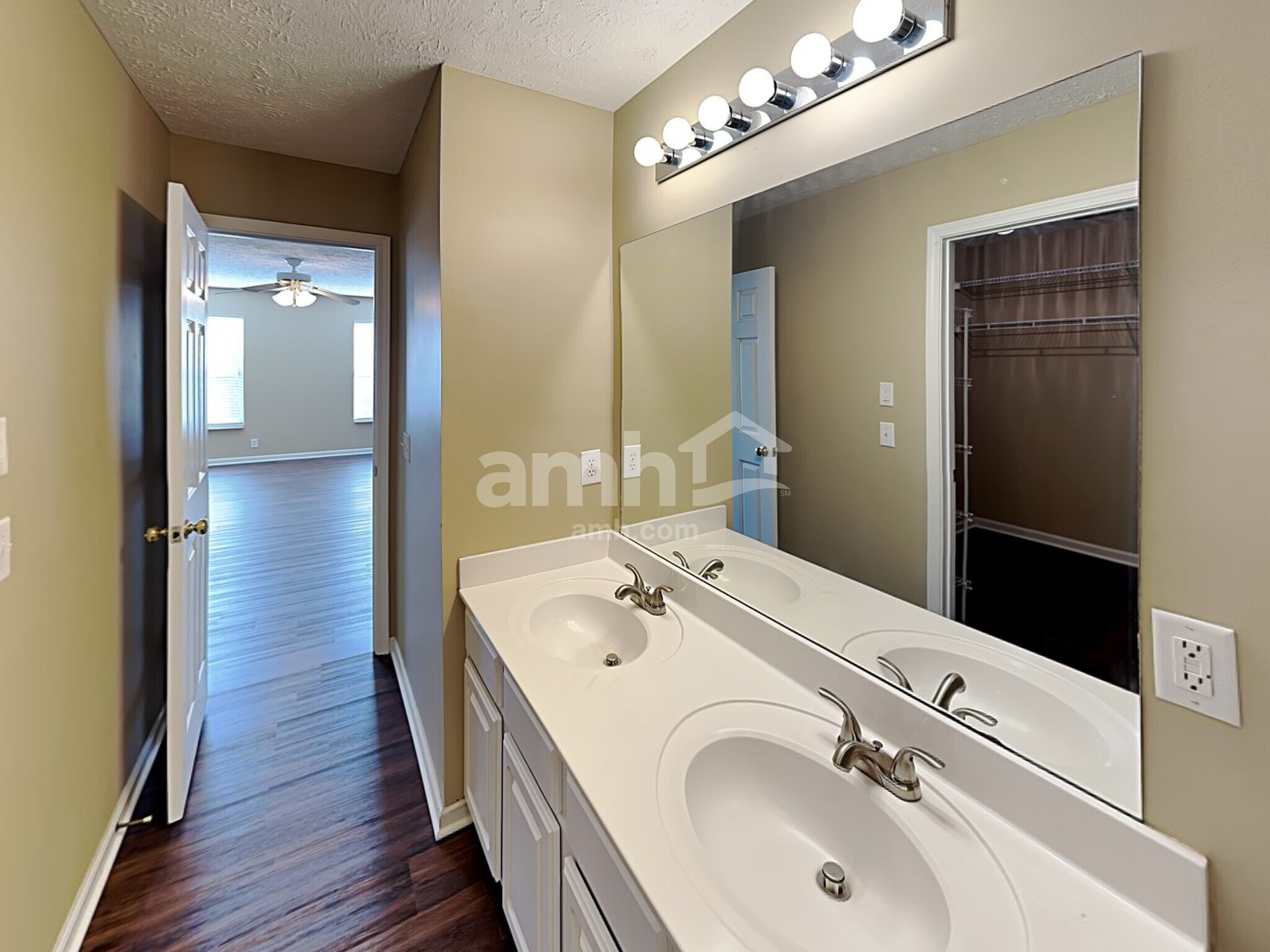 Building Photo - 3055 Hidden Creek Dr